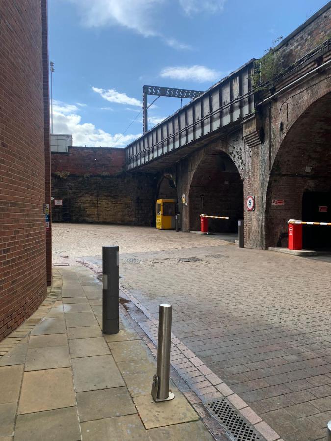 2 Bed Apartment In Granary Wharf Leeds Лийдс Екстериор снимка